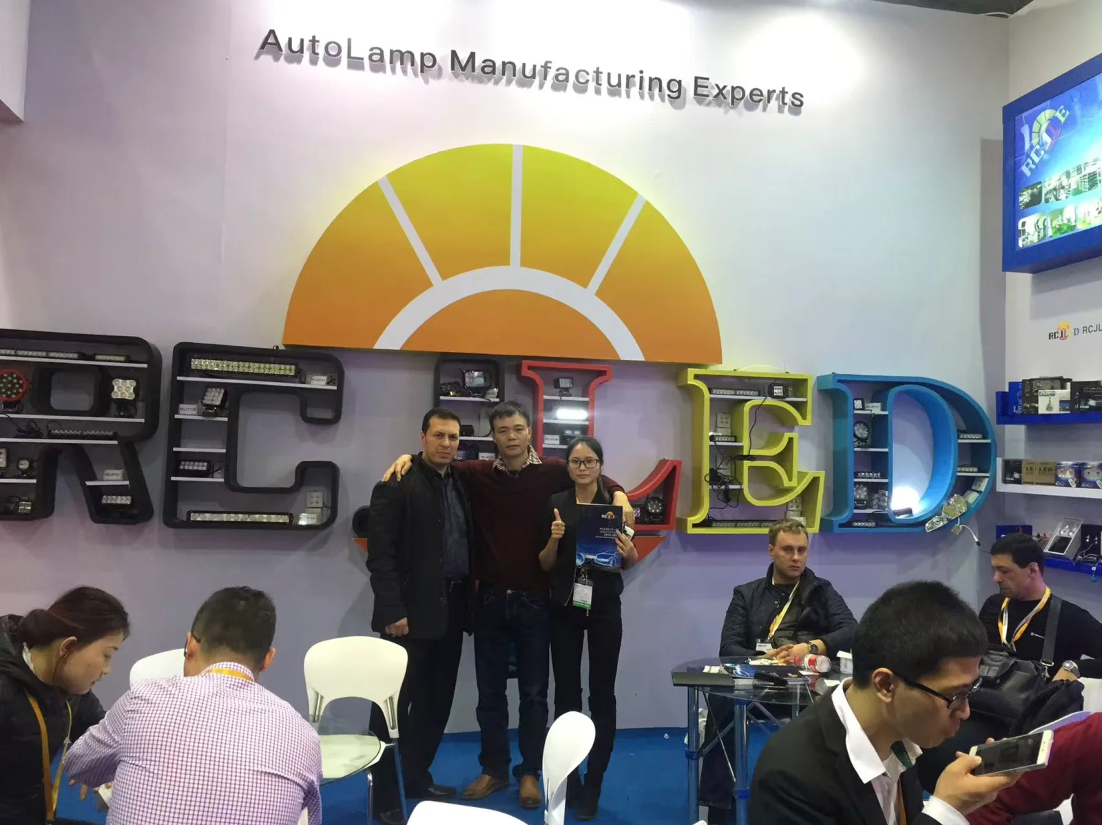 RCJLED booth and visitors at the 2018 Canton Fair